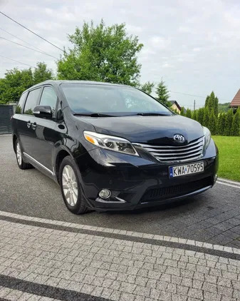 toyota małopolskie Toyota Sienna cena 129000 przebieg: 151580, rok produkcji 2015 z Wadowice